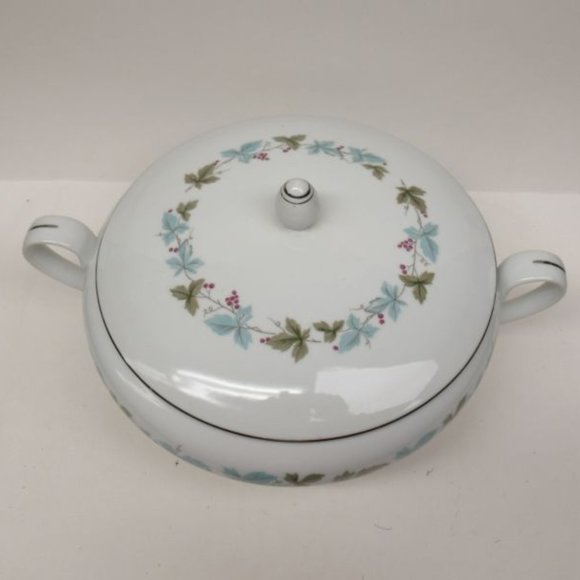 Vintage FINE CHINA Japan 6701 Two-Handled Vegetable Bowl with Lid - Picture 3 of 5